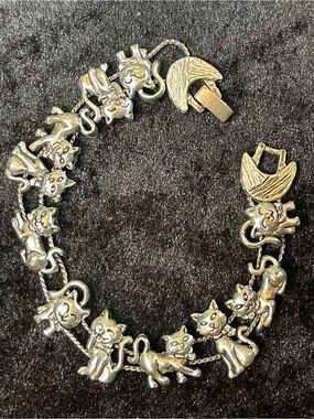 Vintage Sphinx Accessories cat slide bracelet